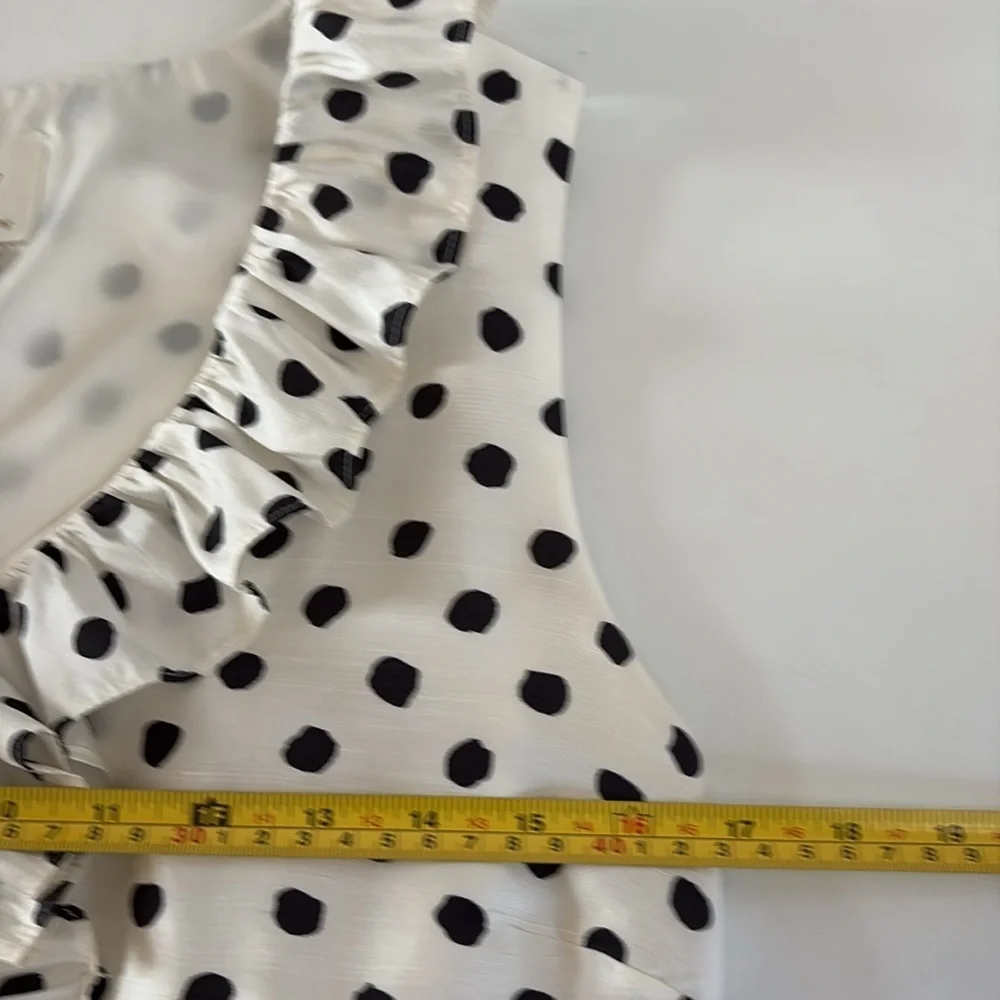 Kate Spade 100% silk white black polka dot sleeveless ruffle top dress. Size zip